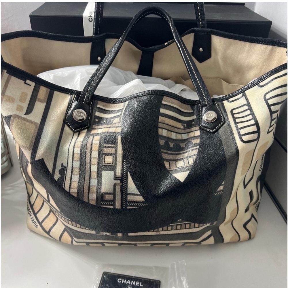 Authentic CHANEL Central Station Tote Bag XL - Picture 2 of 15